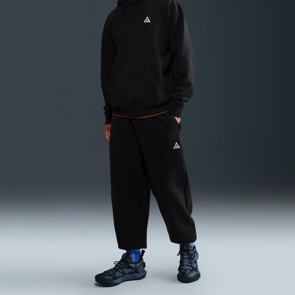 Nike Black Cropped Sweatpants with Subtle Logo